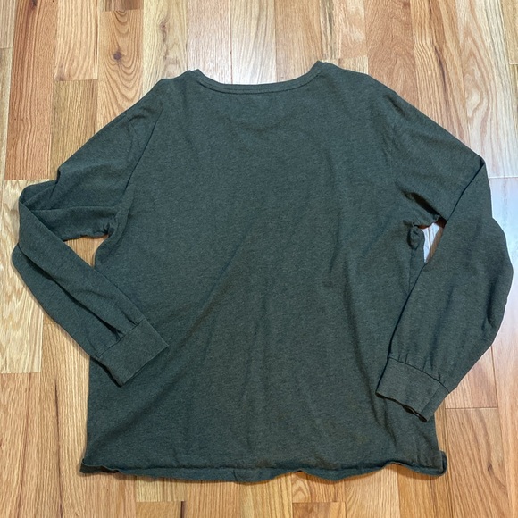 EUC Ralph Lauren Mens V-Neck T-Shirt  - Size XL - Picture 3 of 3